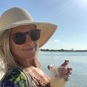 Meet your Posher, Jennifer